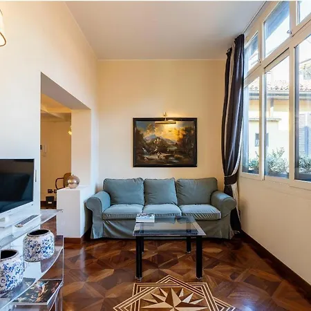 Apartment 10 Minutes From The Duomo - Elegant Maison *