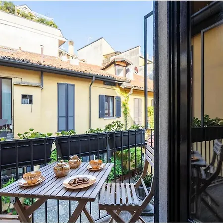 Apartment 10 Minutes From The Duomo - Elegant Maison *