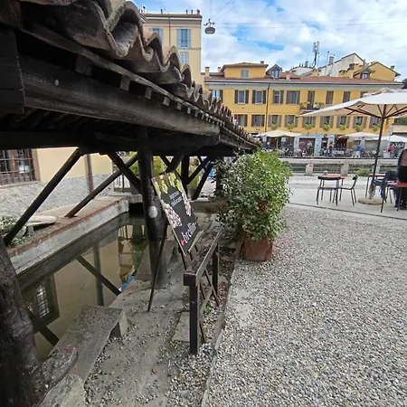 Naviglio Grande Apartment Milan