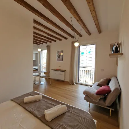 Camparino Apartment, 10 Min From The Duomo, Apartment *