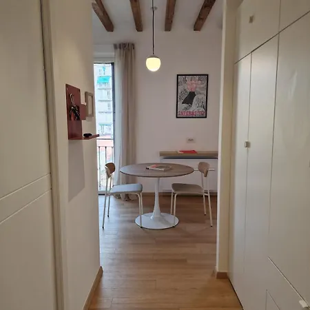 Camparino Apartment, 10 Min From The Duomo, Apartment