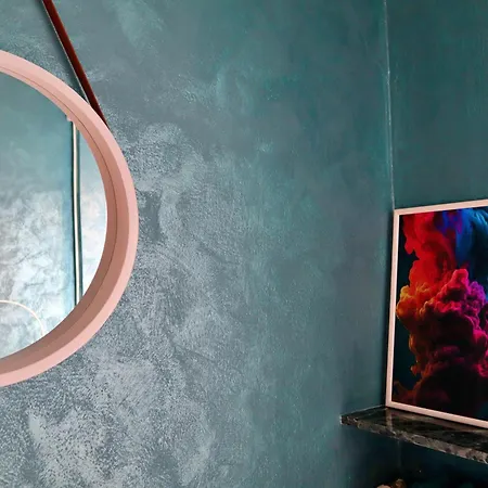 Homestay Cozy Room In Elegant Flat Shared With Alex, Tube 5 Min Walking Milan