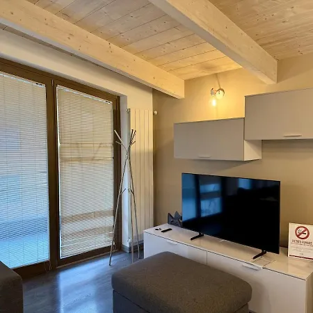 Dingo's House - 5 Minutes From M3 Apartament *