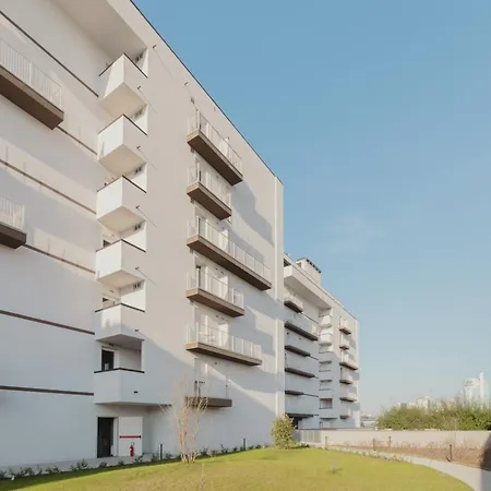 Gohost - Modern And Bright With Terrace And Balcony Apartment *