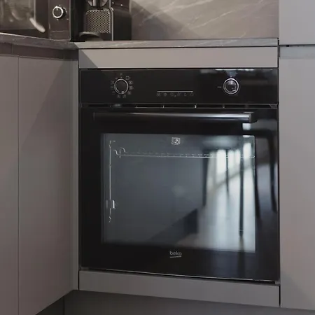 Gohost - Modern And Bright With Terrace And Balcony Apartment Milan