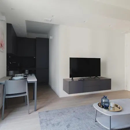 Gohost - Modern And Bright With Terrace And Balcony Milan