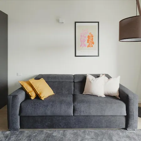 Gohost - Modern And Bright With Terrace And Balcony Apartment *