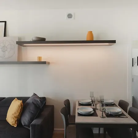 Gohost - Modern And Bright With Terrace And Balcony