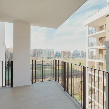 Gohost - Modern And Bright With Terrace And Balcony Apartment