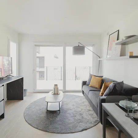 Gohost - Modern And Bright With Terrace And Balcony *
