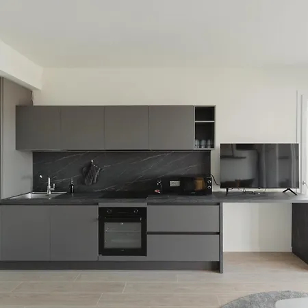 Gohost - Modern And Bright With Terrace And Balcony ميلان