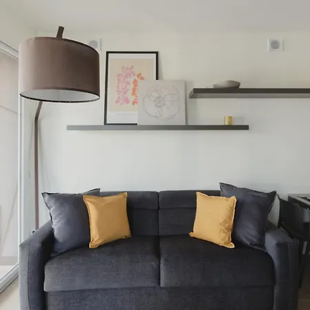 Gohost - Modern And Bright With Terrace And Balcony Apartment *