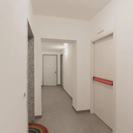 شقة Gohost - Modern And Bright With Terrace And Balcony