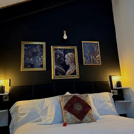 Hosting Dreams Attics - Duomo Apartment