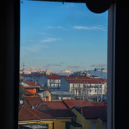 Camparino Apartment, 10 Min From The Duomo, Apartment Milan