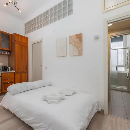 Near To Direct Metro To Duomo And Station - Quiet Apartment
