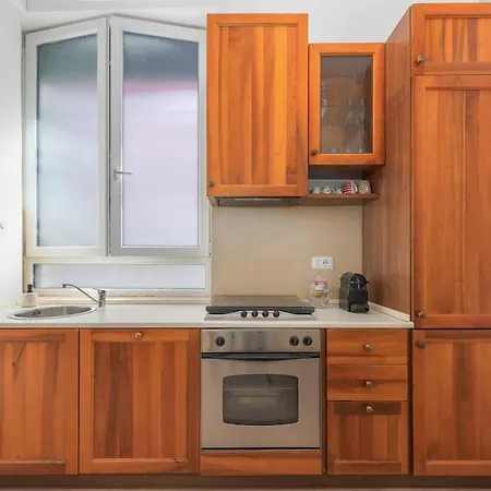 Near To Direct Metro To Duomo And Station - Quiet Apartment *