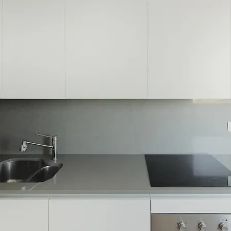 Gohost - Next To The Olympic Village Terrace Apartment *