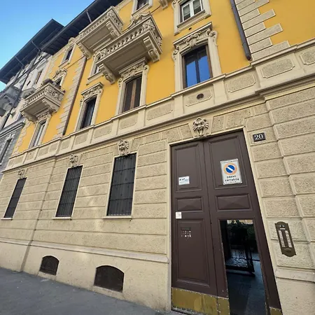 Perugino 20 Apartment Milan