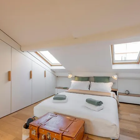 Daire Bright Penthouse Attic In The Heart Of *