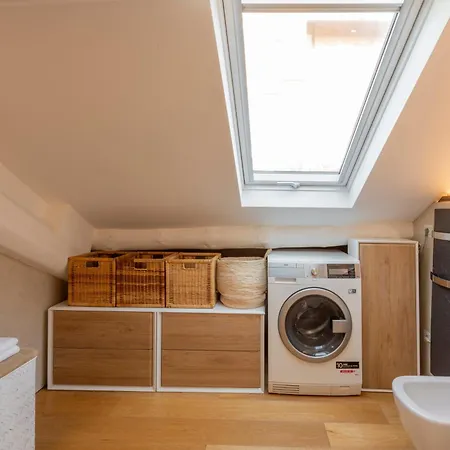 Daire Bright Penthouse Attic In The Heart Of *