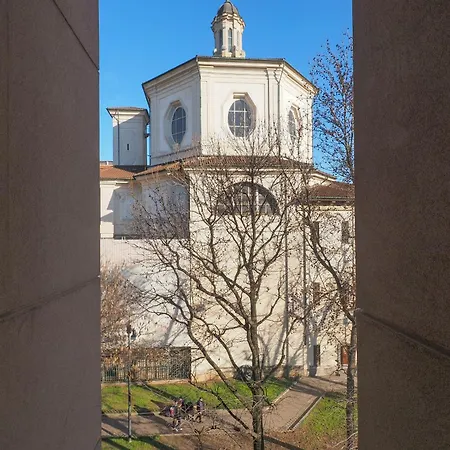 Duomo Luxury X شقة