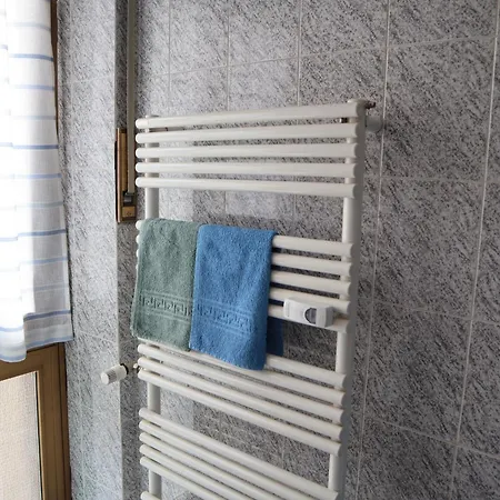 Cozy Room In Elegant Flat Shared With Alex, Tube 5 Min Walking Homestay