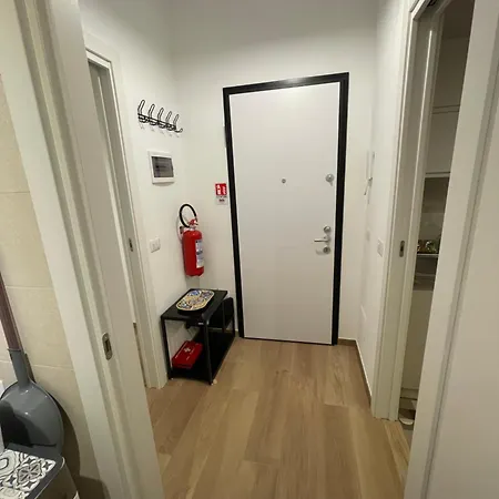 Need In Lägenhet *