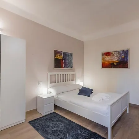 Frisi 3 Center - B Appartamento *