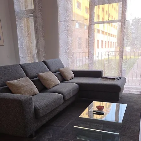 Space Loft - Close To M5 Subway - Free Parking - Sky & Netflix Tv Apartment
