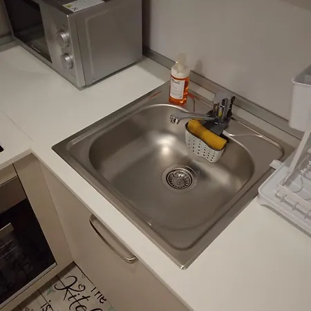 Gambara Metro Apartment