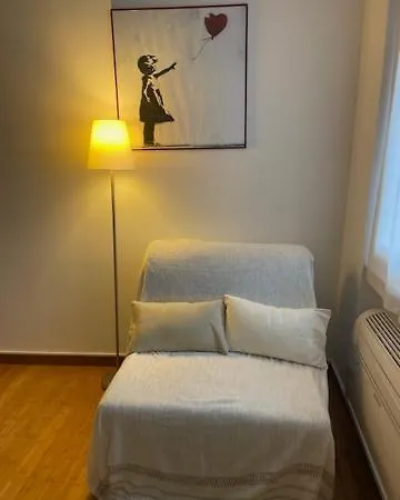 Two-room San Babila Mediolan