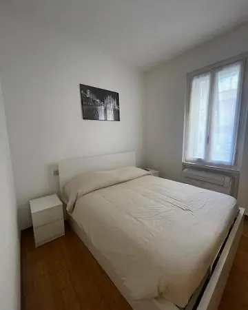 Two-room San Babila * Mediolan
