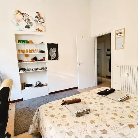 Rum i privatbostad Cozy Private In - Convenient Location Milano