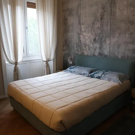 Sforza In Downtown Apartment *