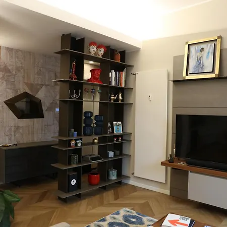 Sforza In Downtown Apartment