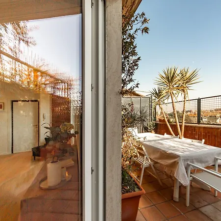 Daire Skyline Rooftop Suite With Terrace - Isola District - Near Metro