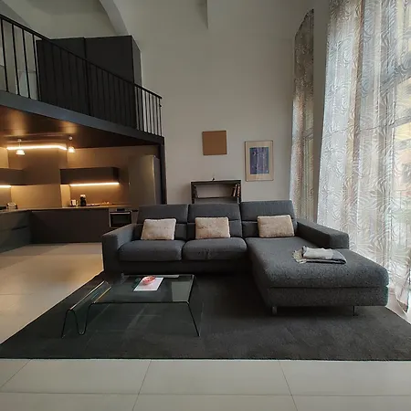 Space Loft - Close To M5 Subway - Free Parking - Sky & Netflix Tv Apartment
