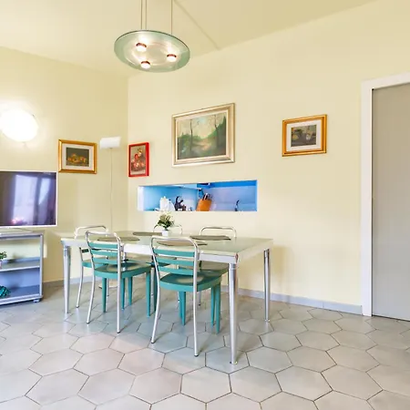 아파트 Repubblica-stazione Big House Skyline View 4 Pax Check In H24 *