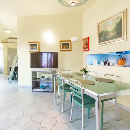 Repubblica-stazione Big House Skyline View 4 Pax Check In H24 밀라노