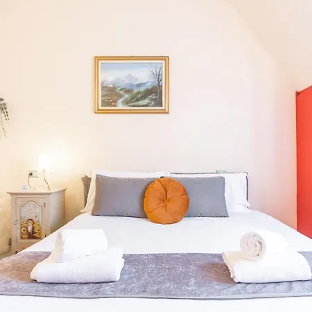 아파트 Repubblica-stazione Big House Skyline View 4 Pax Check In H24