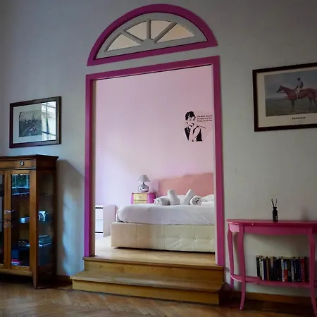 Eschilo In Rosa: Charme E Design * 밀라노