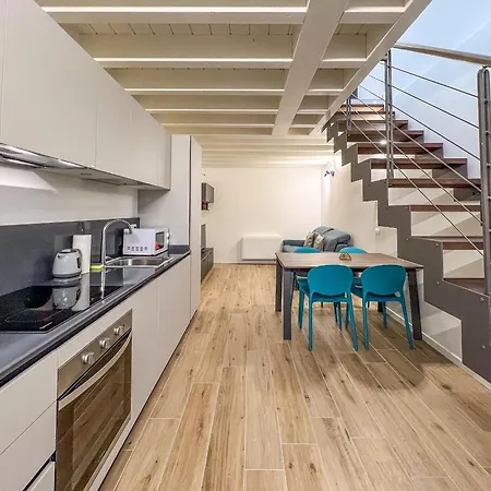 Bright With Terrace And Pool Apartment Milan