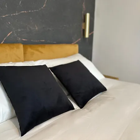 Maison Laurent * Milan