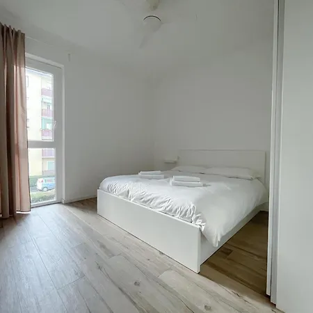 Apartment & Sky Escape - 5 Mins Center, *