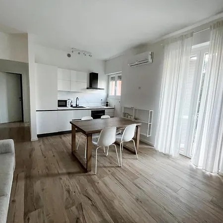 & Sky Escape - 5 Mins Center, Apartment Milan
