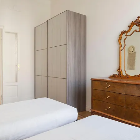 Navigli Harmony Flat, Beautiful & Bright Apartment, 3 Bdr דירה *