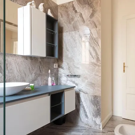 Navigli Harmony Flat, Beautiful & Bright Apartment, 3 Bdr דירה מילאנו