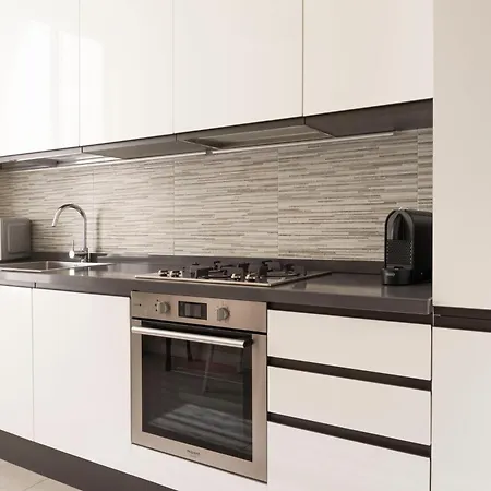 דירה Navigli Harmony Flat, Beautiful & Bright Apartment, 3 Bdr מילאנו