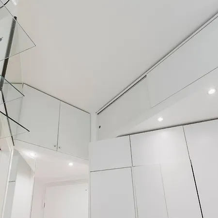 Elegant And Comfortable Mini Apartment *
